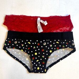 NWT Victorias Secret Set of Two lace and Cotton Hipster Womens Panties / Medium
